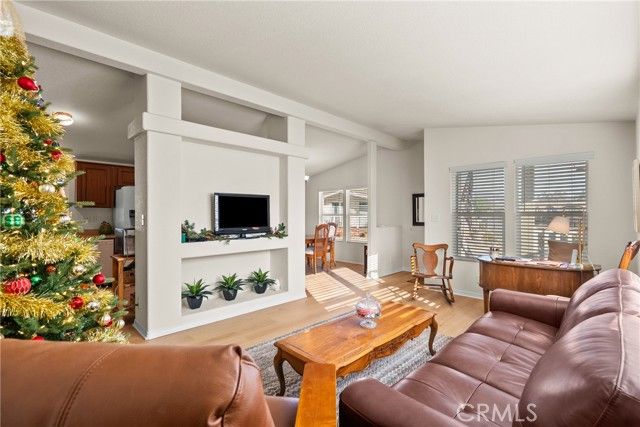 15455 Glenoaks Boulevard 94, Sylmar (los Angeles), CA 91342