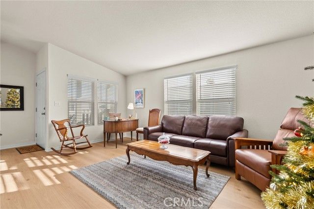 15455 Glenoaks Boulevard 94, Sylmar (los Angeles), CA 91342