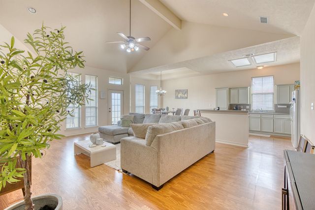 5710 Lori Lane, Beaumont, TX 77713