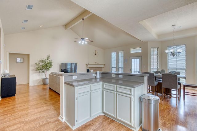 5710 Lori Lane, Beaumont, TX 77713