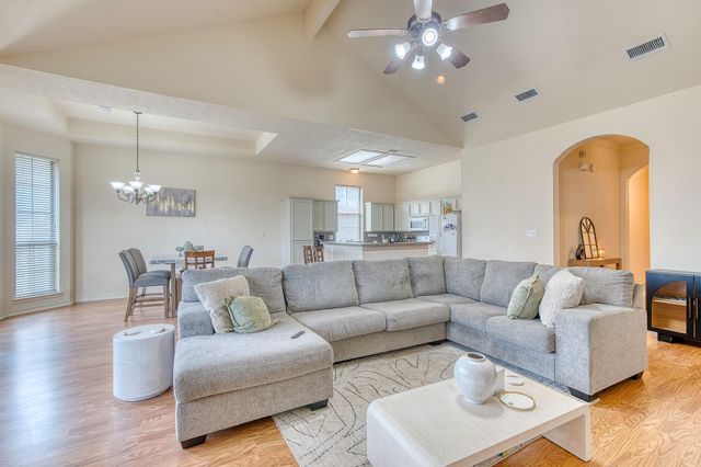 5710 Lori Lane, Beaumont, TX 77713