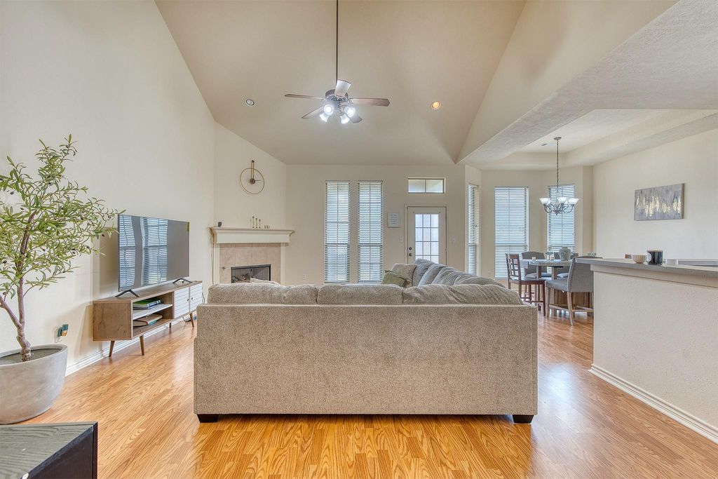 5710 Lori Lane, Beaumont, TX 77713