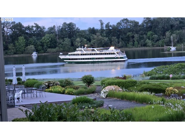 5624 S RIVERSIDE Ln, Portland, OR 97239