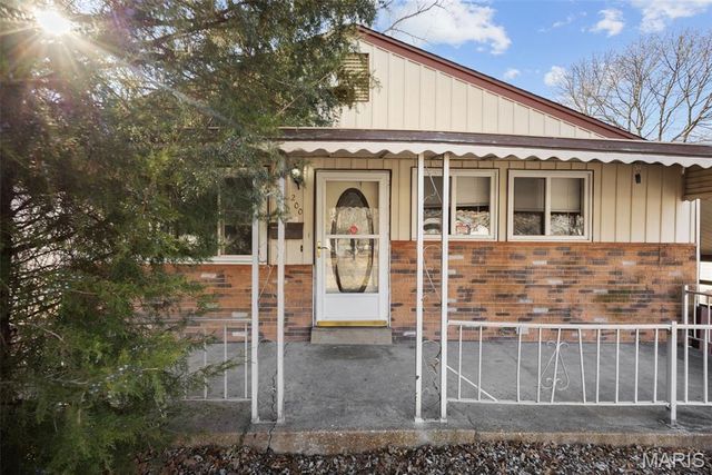 200 McAlpine Drive, Unincorporated, MO 63137