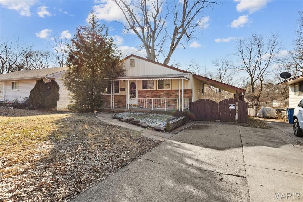 200 McAlpine Drive, Unincorporated, MO 63137