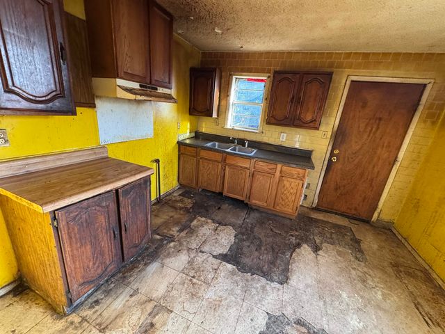 2295 SHASTA AVE, Memphis, TN 38108