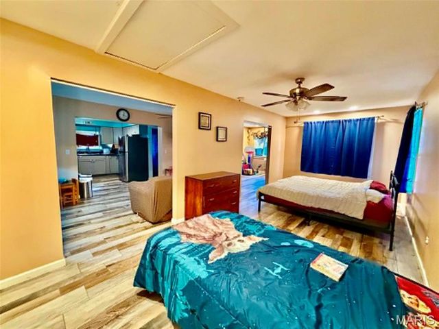 852 E Penning Avenue, Wood River, IL 62095