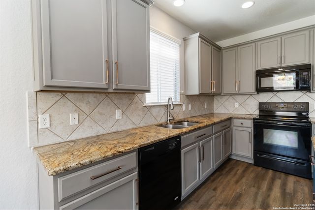 647 Trinity, San Antonio, TX 78260