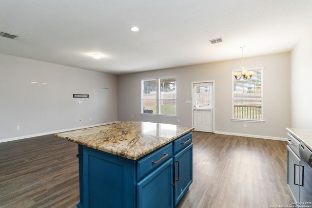 647 Trinity, San Antonio, TX 78260