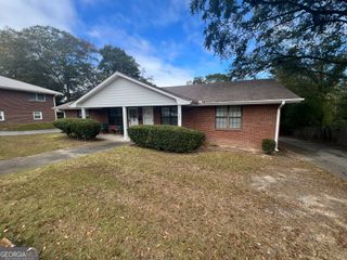 982 Locust Drive NE, Conyers, GA 30012