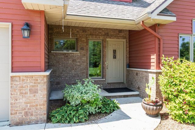 2740 MARINE DRIVE, Oshkosh, WI 54901