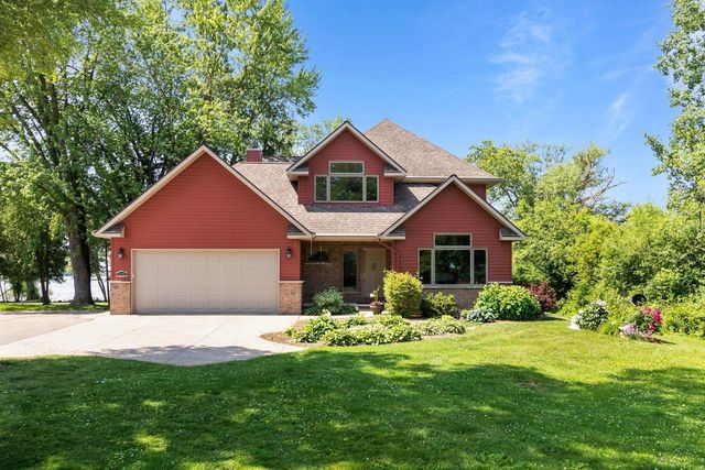 2740 MARINE DRIVE, Oshkosh, WI 54901