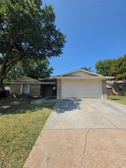 2604 Candleberry Drive, Mesquite, TX 75149