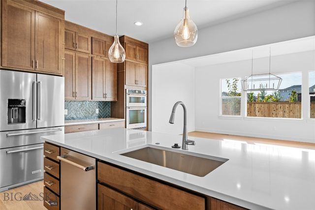 1602 Beeker Lane, Belgrade, MT 59714