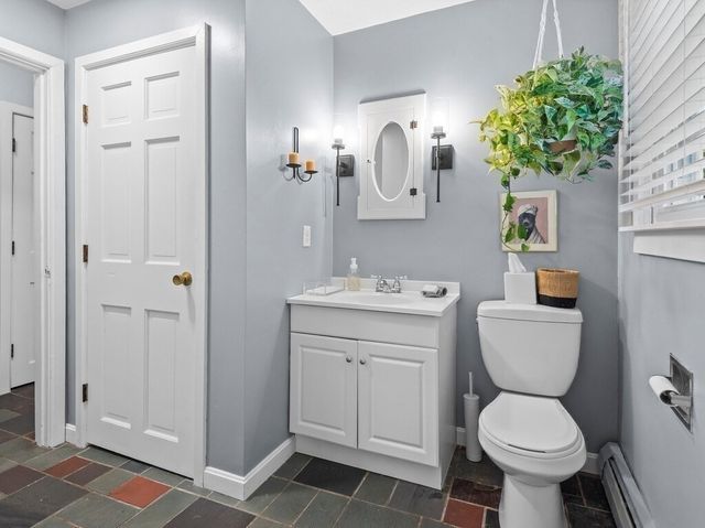 69 Walnut St, Upton, MA 01568