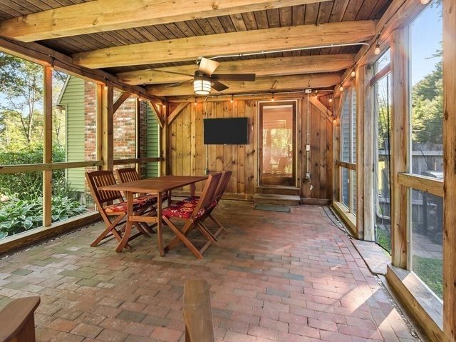 69 Walnut St, Upton, MA 01568