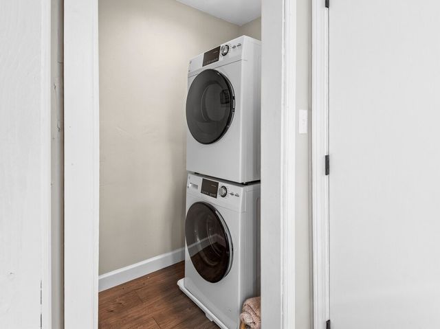69 Walnut St, Upton, MA 01568