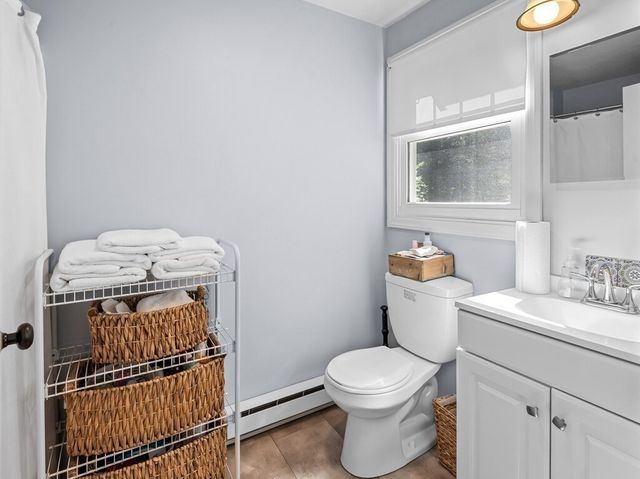 69 Walnut St, Upton, MA 01568