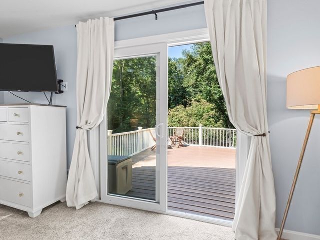 69 Walnut St, Upton, MA 01568