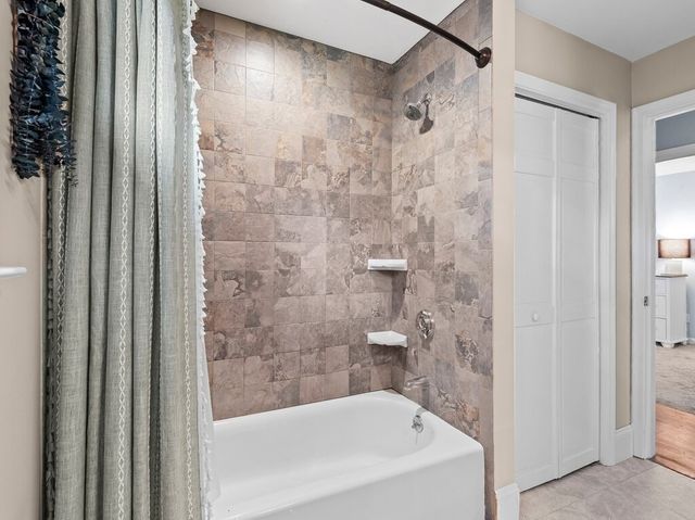 69 Walnut St, Upton, MA 01568