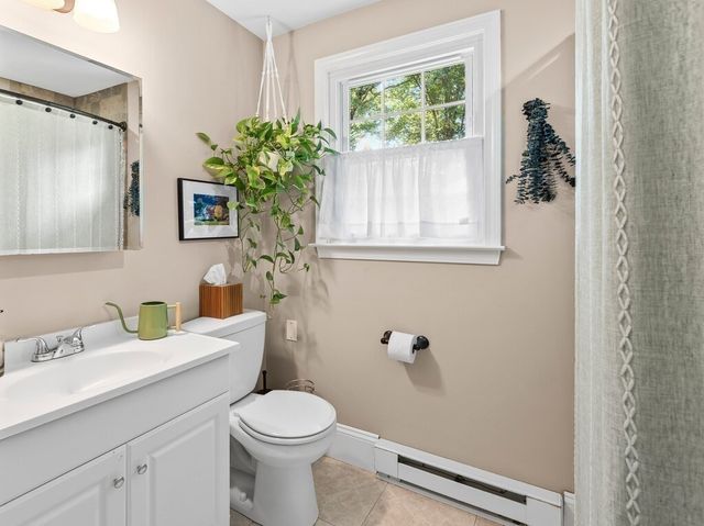 69 Walnut St, Upton, MA 01568