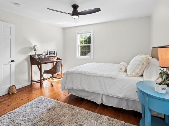 69 Walnut St, Upton, MA 01568