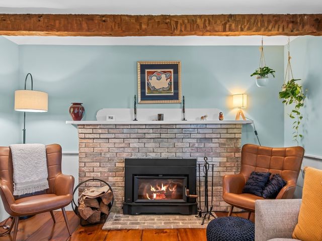 69 Walnut St, Upton, MA 01568