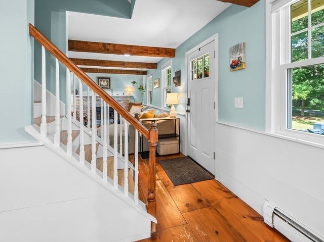 69 Walnut St, Upton, MA 01568