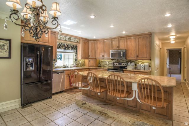 883 E 700 S, Springville, UT 84663