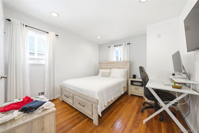 38 Sutton Street, Hempstead, NY 11550