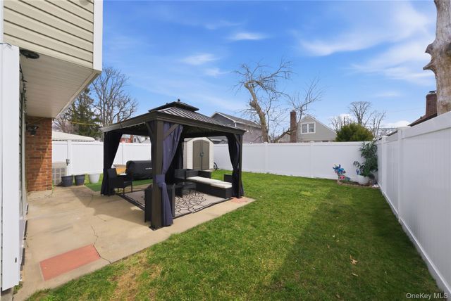 38 Sutton Street, Hempstead, NY 11550