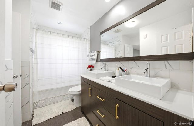 38 Sutton Street, Hempstead, NY 11550