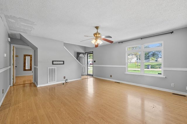 108 Oak Tree, Oak Grove, KY 42262