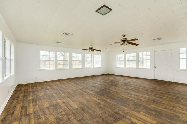 212 Avenue B, Brazoria, TX 77422