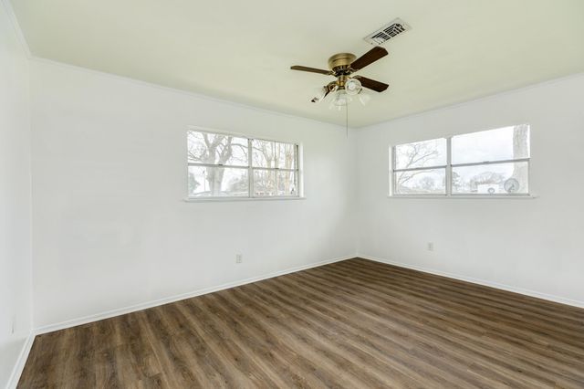 212 Avenue B, Brazoria, TX 77422