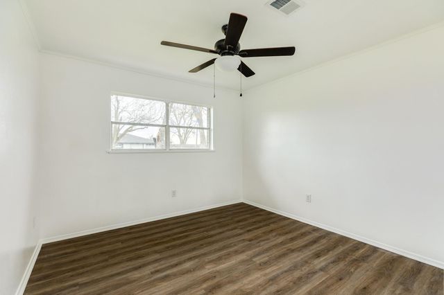 212 Avenue B, Brazoria, TX 77422