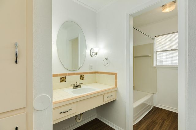 212 Avenue B, Brazoria, TX 77422