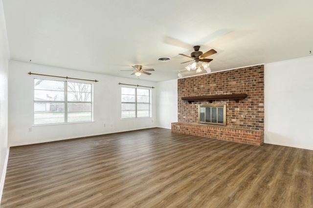 212 Avenue B, Brazoria, TX 77422