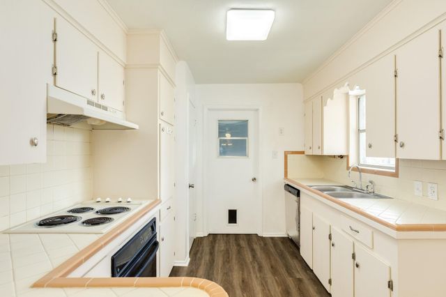 212 Avenue B, Brazoria, TX 77422