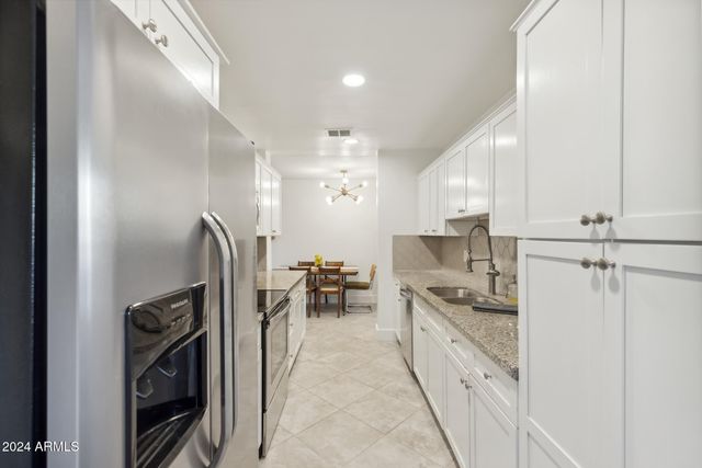 2230 E CLARENDON Avenue, Phoenix, AZ 85016