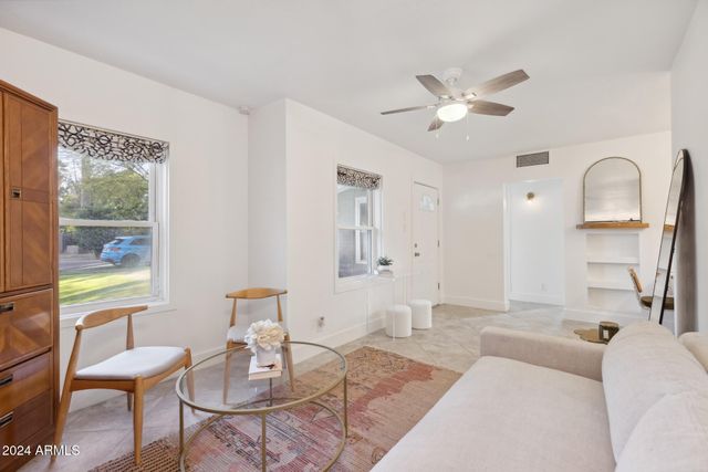 2230 E CLARENDON Avenue, Phoenix, AZ 85016