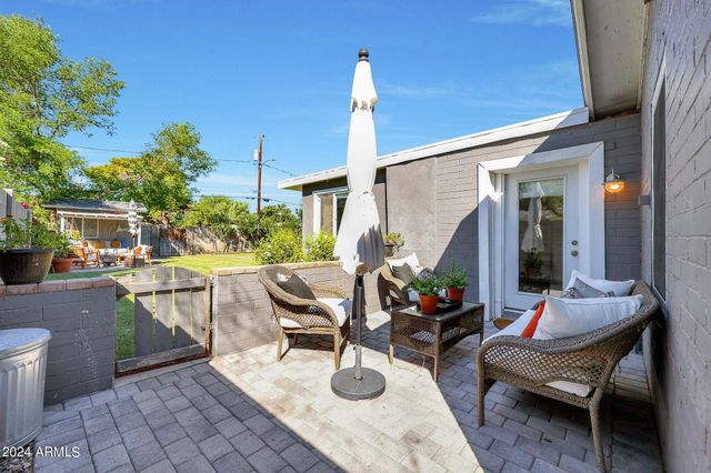 2230 E CLARENDON Avenue, Phoenix, AZ 85016