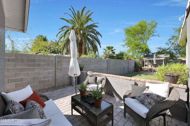 2230 E CLARENDON Avenue, Phoenix, AZ 85016