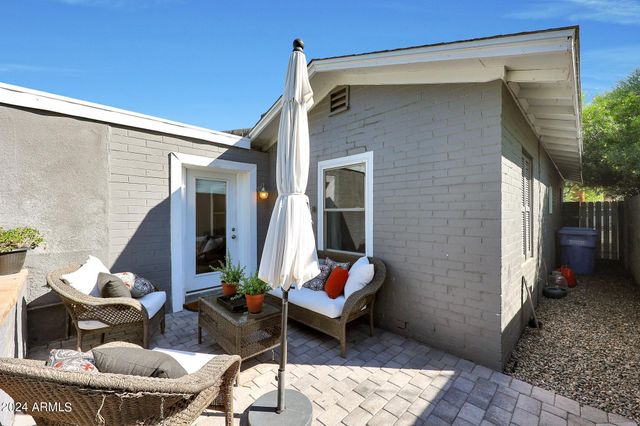 2230 E CLARENDON Avenue, Phoenix, AZ 85016