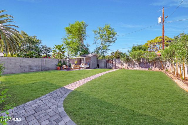 2230 E CLARENDON Avenue, Phoenix, AZ 85016