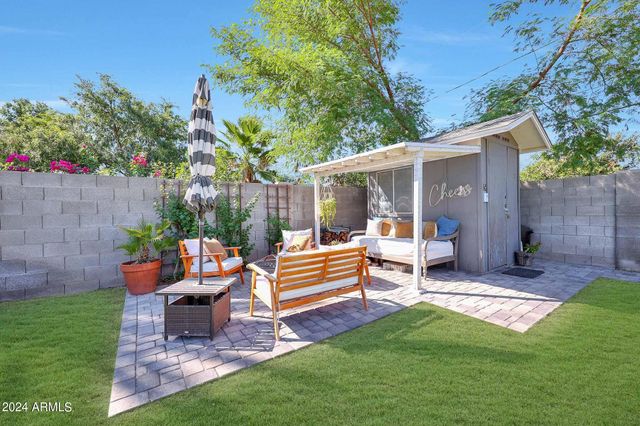 2230 E CLARENDON Avenue, Phoenix, AZ 85016