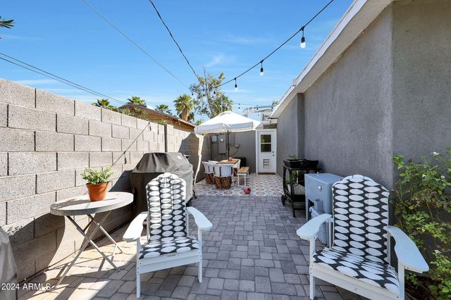 2230 E CLARENDON Avenue, Phoenix, AZ 85016