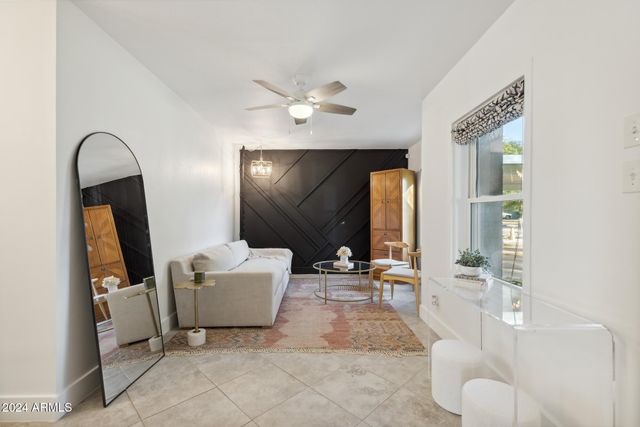 2230 E CLARENDON Avenue, Phoenix, AZ 85016