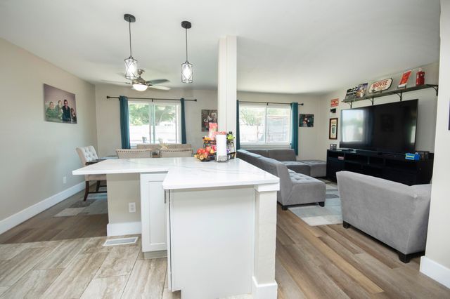 3305 Reina Court NE, Albuquerque, NM 87111