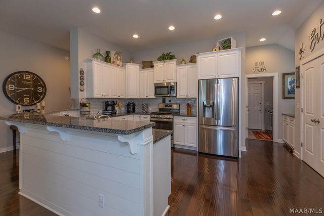 712 Hedgefield Way, Prattville, AL 36066